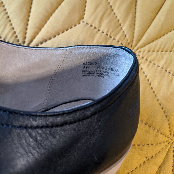 14th & Union Women's Brook Leather Oxfords - Picture 7 of 8